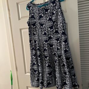 Navy and White Patterned Sleeveless Dress